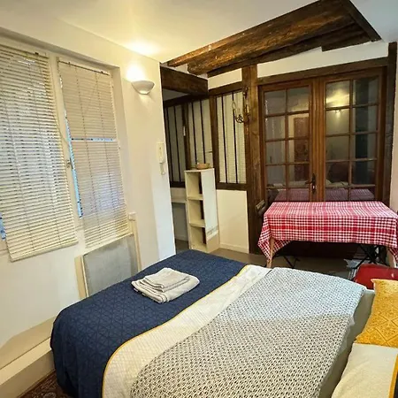 75010 Apartment