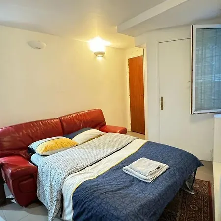 75010 Apartment